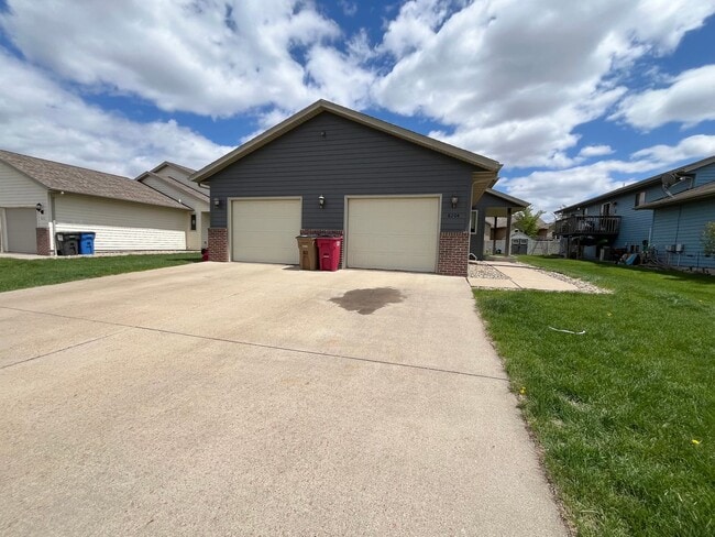 Photo - 3 Bed/2 Bath Apartment in Sioux Falls!