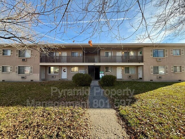 Building Photo - 805 S Cheyenne St