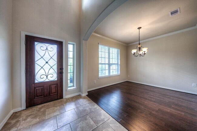Photo - 27 S Sawbridge Cir