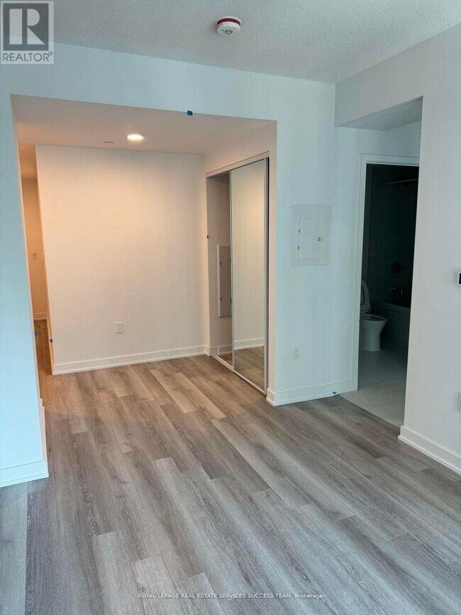 Photo - 230 Simcoe St Unit 1820