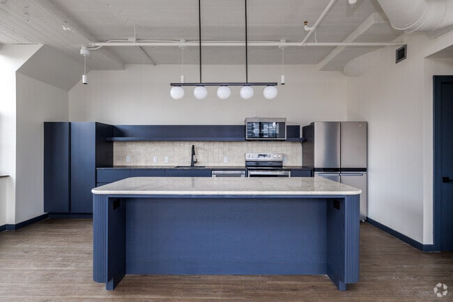 2BR, 1BA - 1,140SF