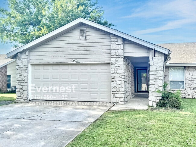 Building Photo - 8126 E 65th Pl Rental