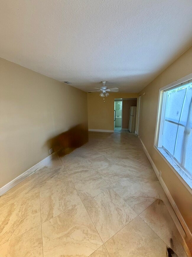 Photo - 2425 Ceceile Ave