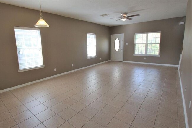 Photo - NICE 3 BEDROOM 2.5 BATH HOME IN HUMBLE