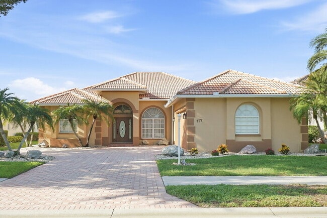 Building Photo - Lakefront 3 bedroom in gated Hidden Lakes Club