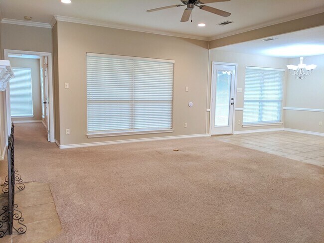 Photo - May Move In! 3 Bed 2 Bath In Edelweiss Gar...