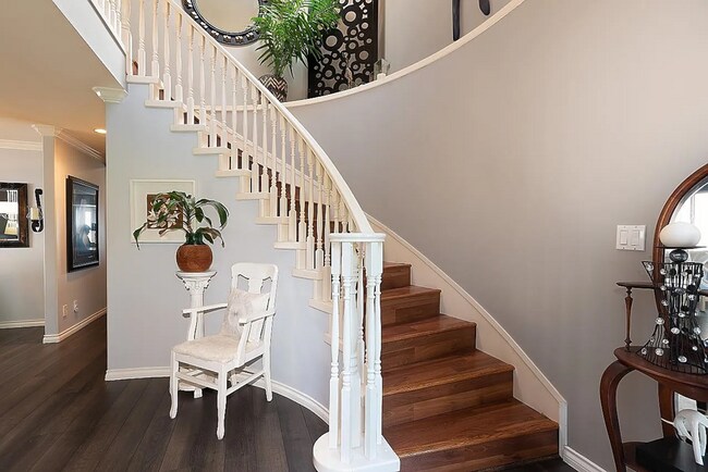 325 24th St W Unit Luxury 4 Bedroom House