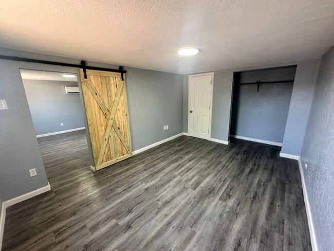 Photo - 1612 NE 24th St Unidad 1612 NE 24th Street -1