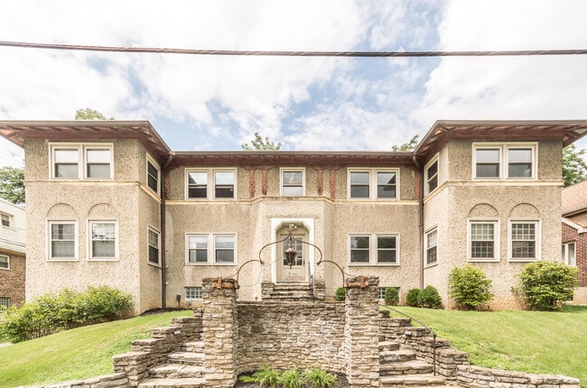 Photo - 19 Manor Ln Unit 2