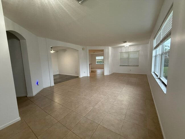 Photo - 2100 Mariner Bay Blvd