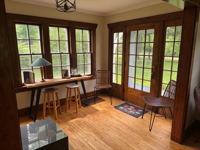 Sun Room - 5953 Beechwood Dr