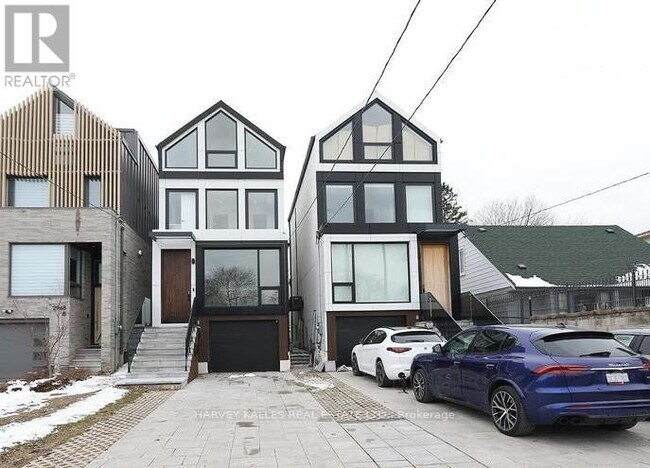 Photo - 2970A Bayview Ave