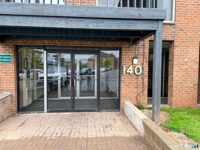 Building Photo - 140 Kane St Unit C1
