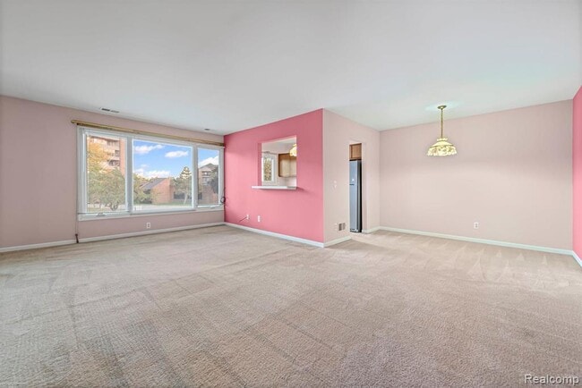 Photo - 1049 Country Club Dr