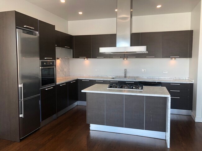 Photo - 2503 W Fullerton Ave