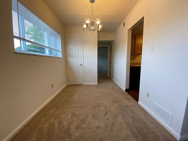 Photo - Four Seasons Apartments