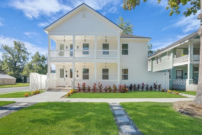 Building Photo - East Duffy Street Unit B