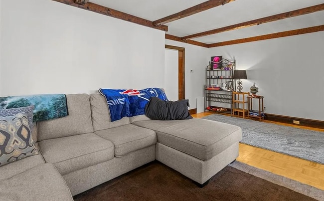 Living Room - 171 Leonard Ave Unit 1