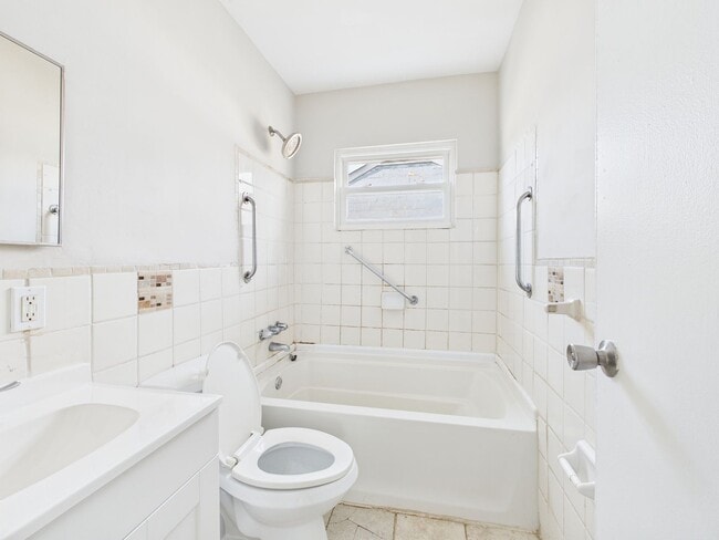 Photo - 2606 Redwood Ave