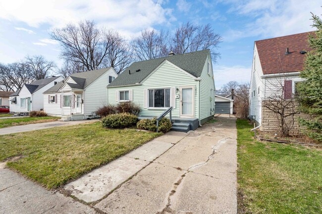 Photo - 14921 Myola Ave