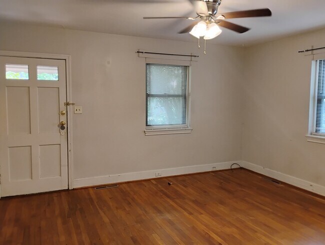 Photo - 1007 Rosehill Ave