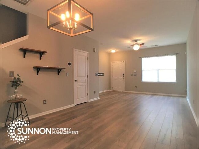 Photo - Updated 2 Bed, 2.5 Bath Townhome!