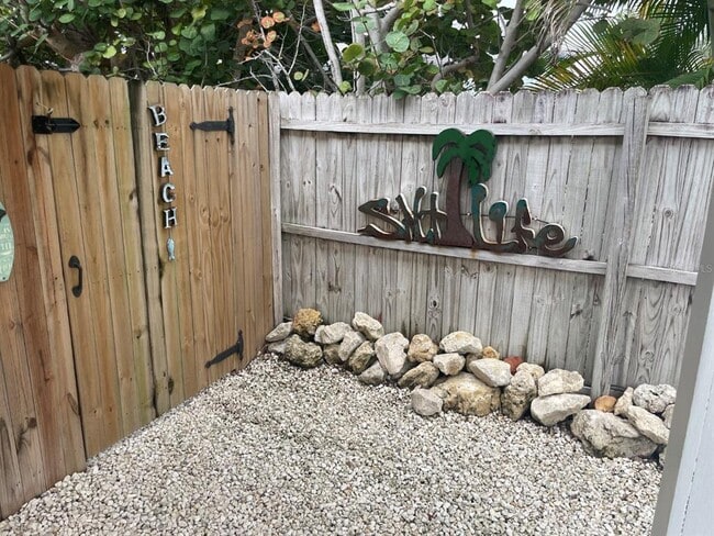 Photo - 720 E Gulf Blvd