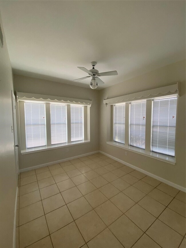 Photo - 5515 Strack Rd Unidad 135