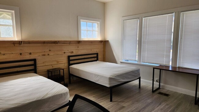 Photo - College Ave Apartment for Rent Unit A