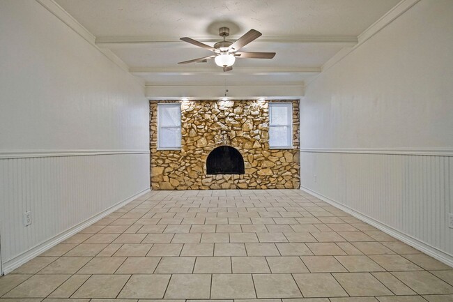 Photo - Beautifully Renovated 3bed/  2bath in Del city!   Bonus room in the Master bedroom!!