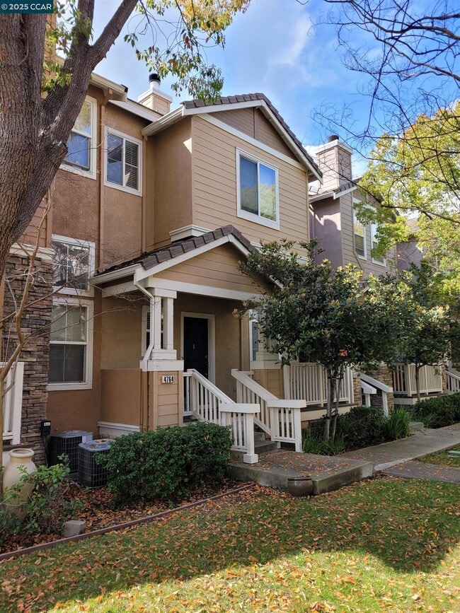 Photo - 4764 Central Pkwy