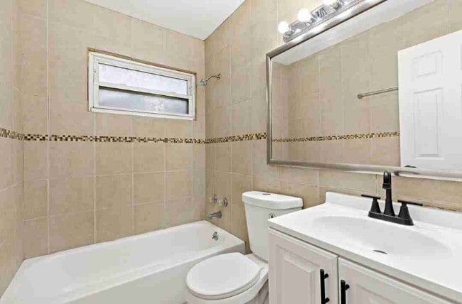 Photo - 583 Andover St