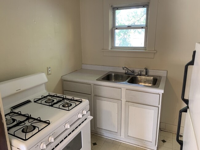 Photo - 410 W Green St