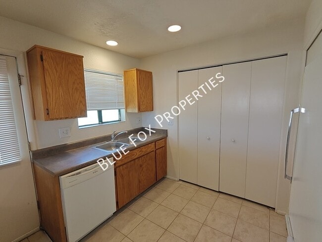 Photo - 3318 E Bellevue St