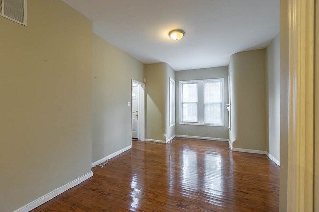 Photo - 784 Harvard St NW