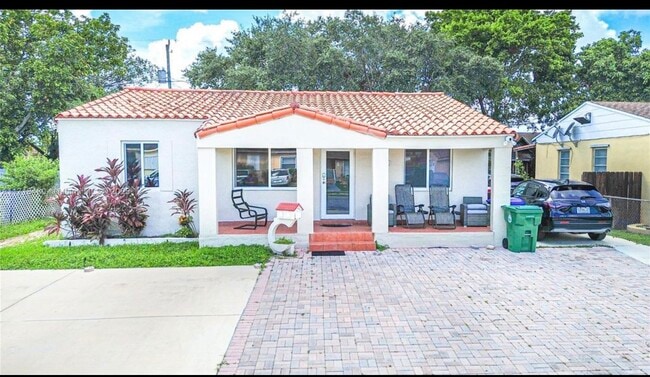 Building Photo - 240 SW 71st Ave Rental