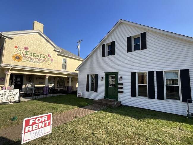 Building Photo - 233 Scioto St Unit B