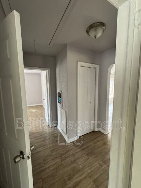 Building Photo - 2343 Huggins St Rental