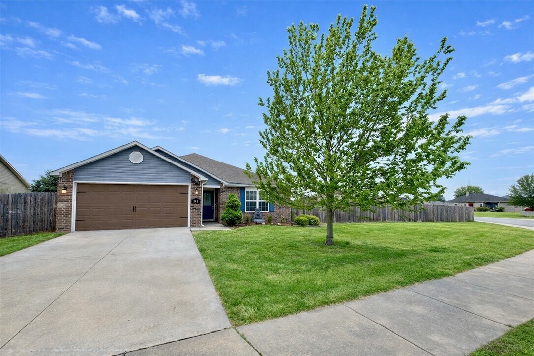 Photo - 841 Napa Ave