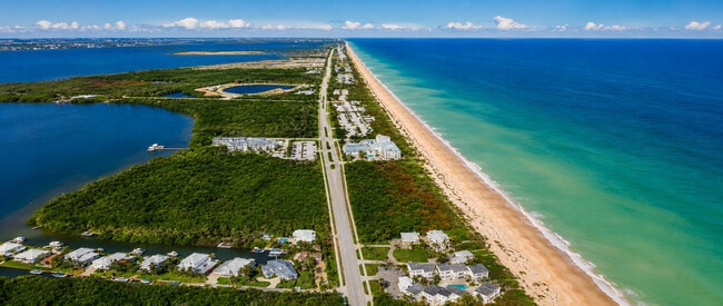 Photo - 3541 NE Ocean Blvd Unidad 4