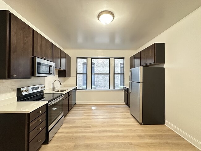 Photo - 2323 N Kedzie Blvd Unidad 2