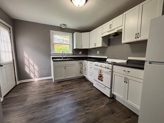 Photo - 3 Bed | 1 Bath | Private Patio | Unbeatable Value