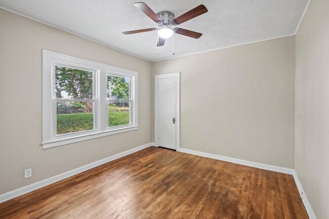 Photo - 1120 Fountain St NE Unidad Lower