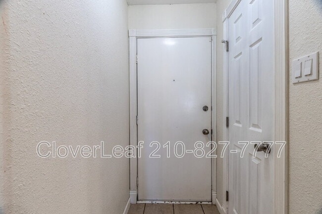 Photo - 9423 Cliff Way St