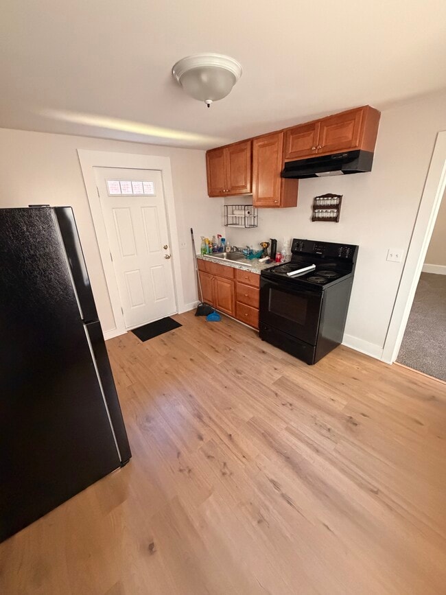 Photo - 123 Broadway Unit Apt 3