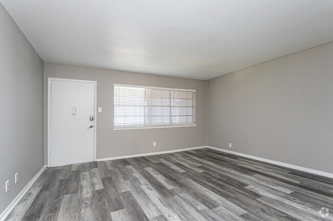 2BR, 1BA - 1,000SF