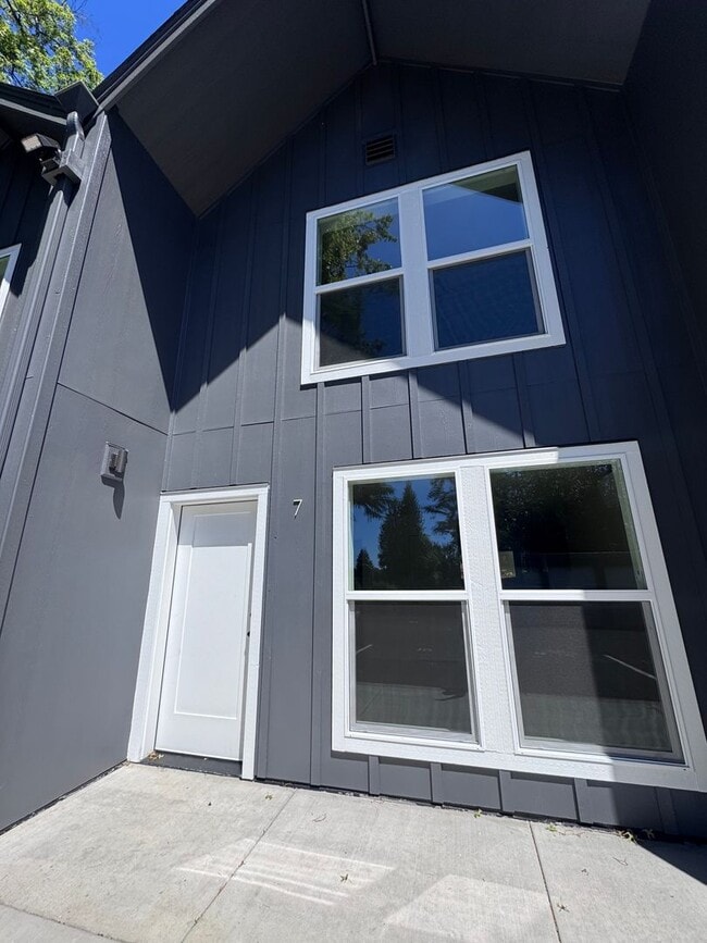 Photo - 1/2 OFF FIRST MONTHS RENT! New Construction, Beautiful, Townhomes! 2 & 3 BEDRM UNITS AVAILABLE