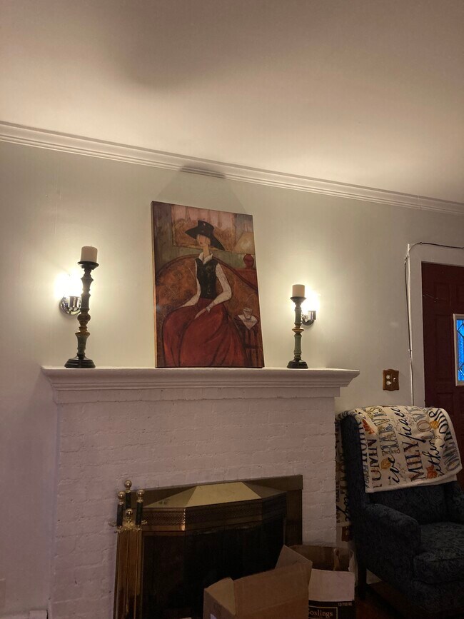 Livingroom - 22 N Goodwin Ave Unit Serene Sanctuary