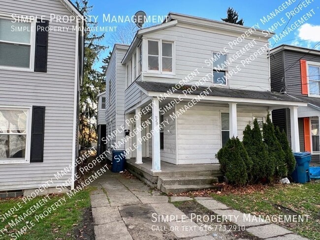 Building Photo - 920 Fourth St. NW --1 Unit 1