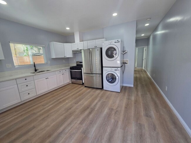 Photo - 1715 W 64th St Unit a